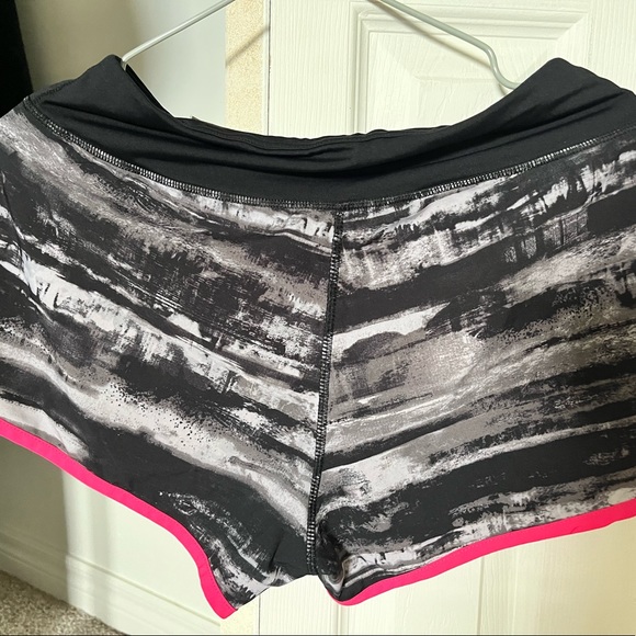 Workout shorts - Picture 2 of 2